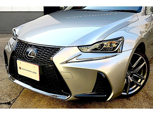 LEXUS IS300h