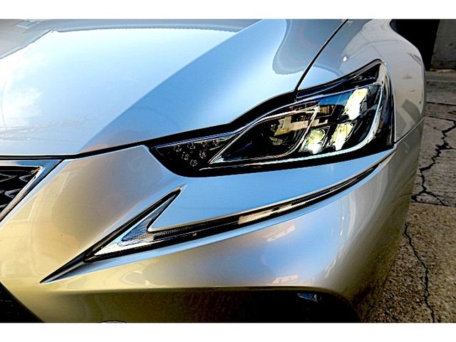 LEXUS IS300h