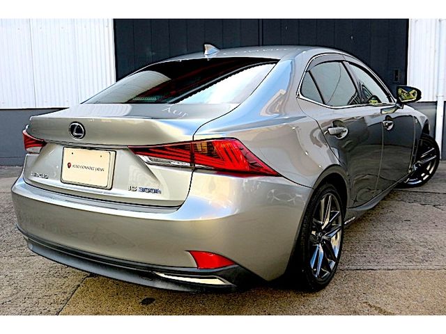 LEXUS IS300h