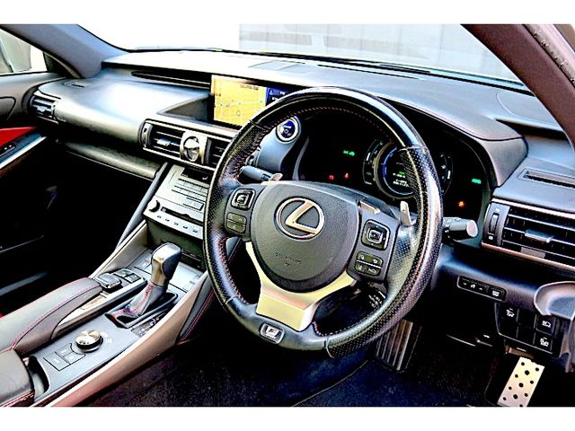 LEXUS IS300h