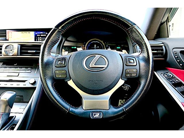 LEXUS IS300h