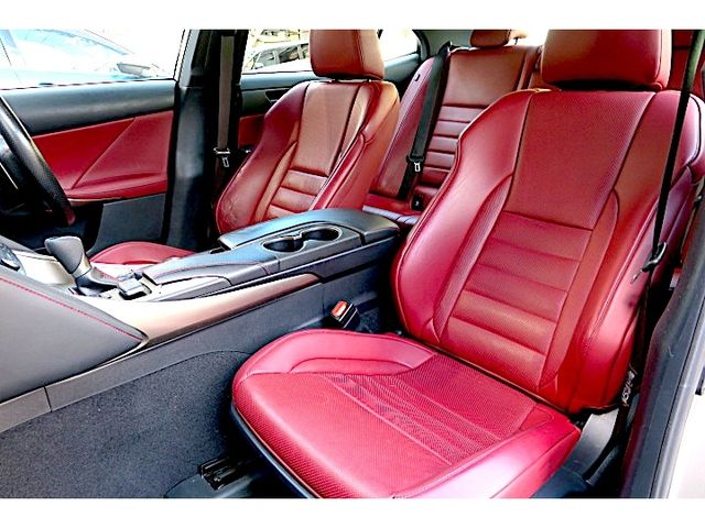 LEXUS IS300h