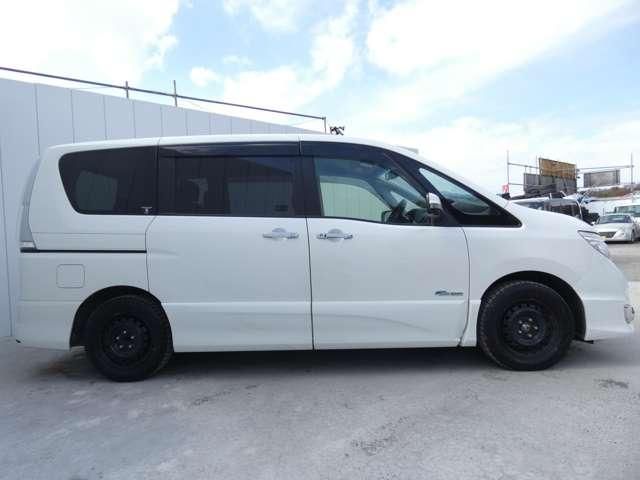 SERENA S-HYBRID 4WD