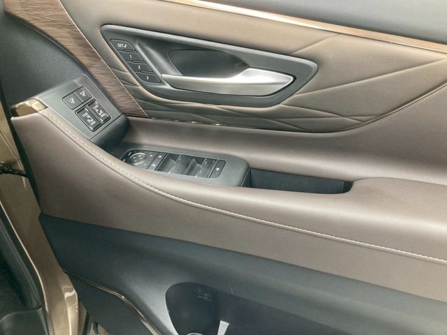 ALPHARD hybrid 4WD