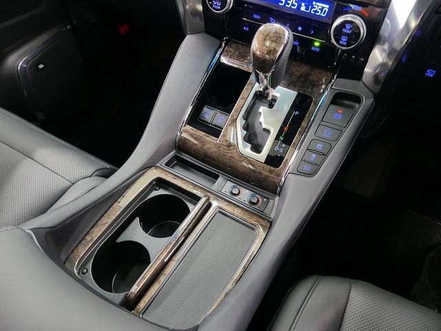 ALPHARD hybrid 4WD