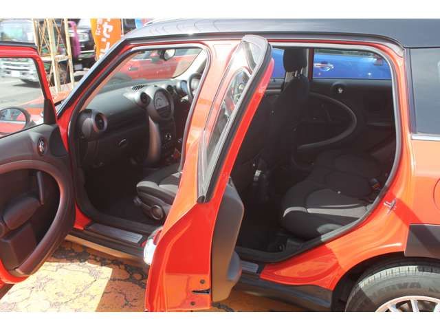 BMW MINI COOPER CROSSOVER