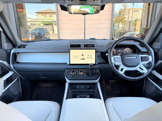 ROVER DEFENDER