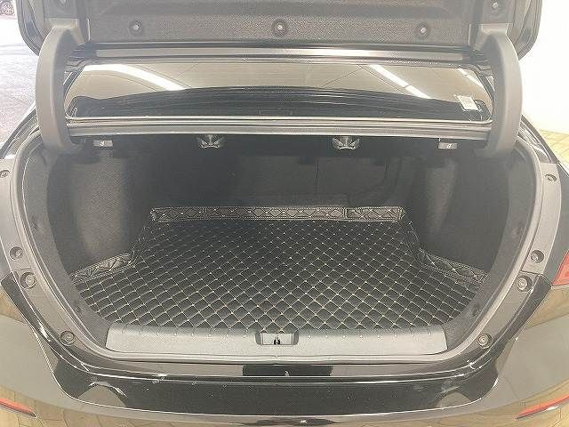 INSIGHT sedan