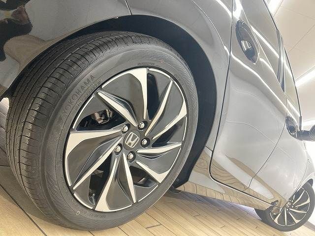 INSIGHT sedan