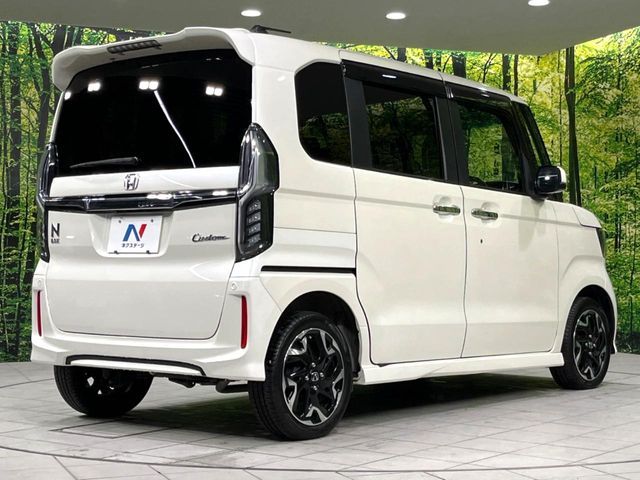 N-BOX CUSTOM 4WD
