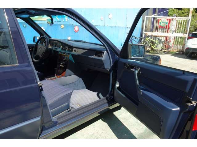 MERCEDES BENZ 190 class