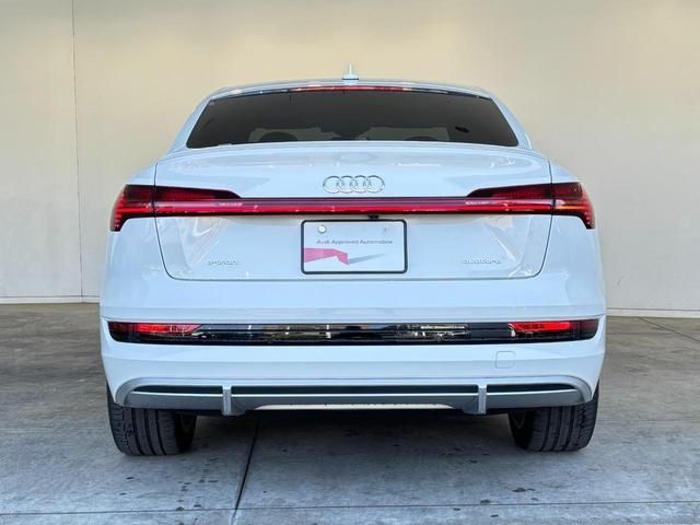 AUDI e-tron SPORTBACK
