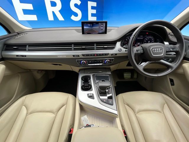 AUDI  Q7