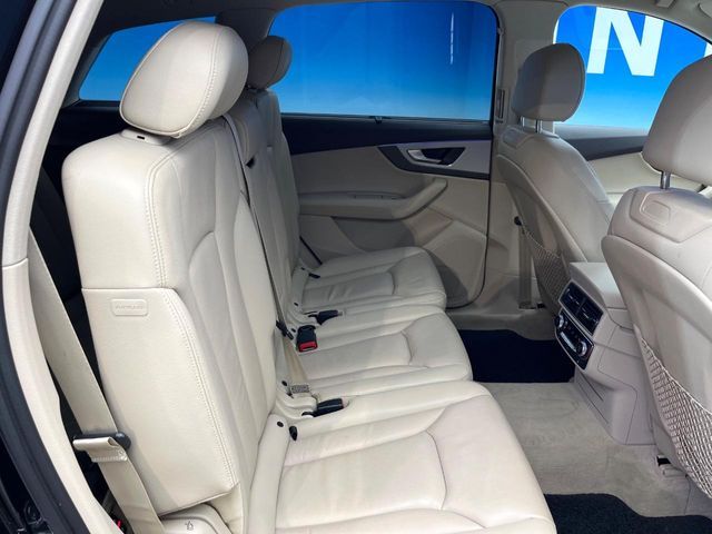 AUDI  Q7