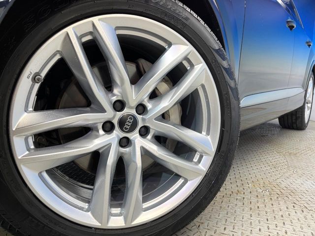 AUDI  Q7