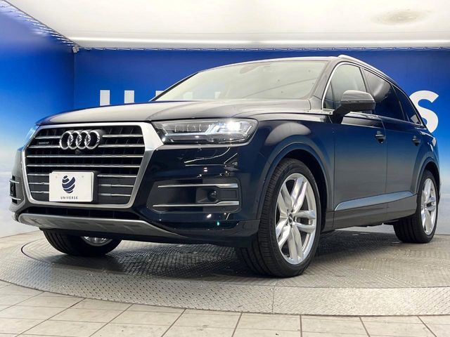 AUDI  Q7