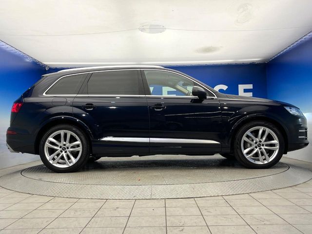 AUDI  Q7