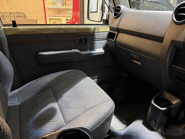 LANDCRUISER van
