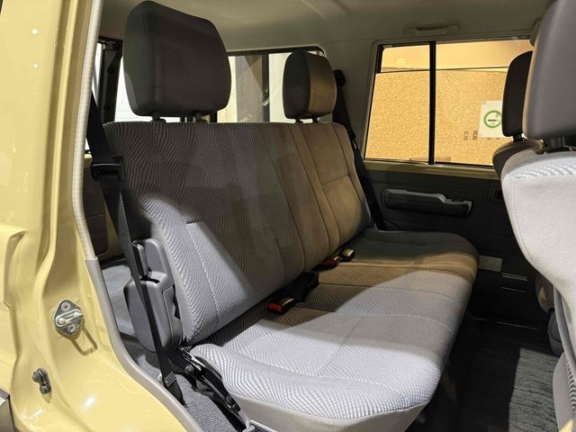 LANDCRUISER van