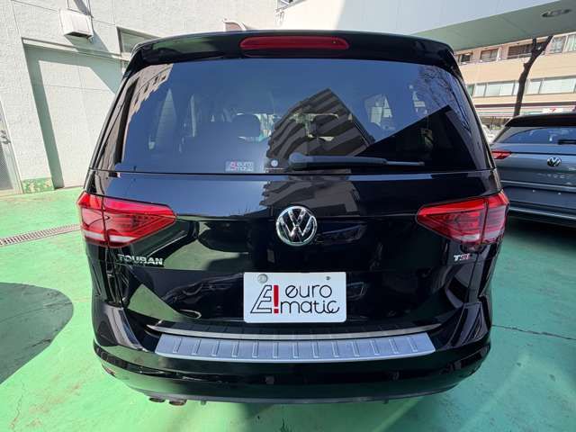 VOLKSWAGEN GOLF TOURAN