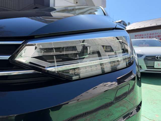 VOLKSWAGEN GOLF TOURAN