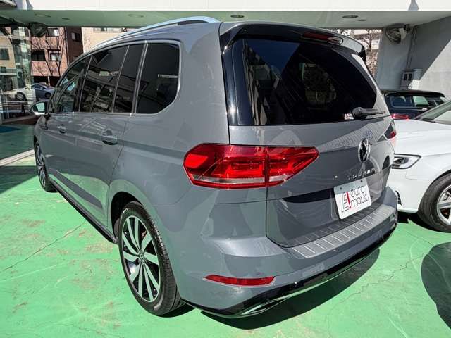 VOLKSWAGEN GOLF TOURAN
