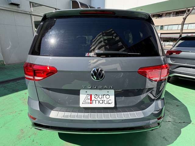 VOLKSWAGEN GOLF TOURAN