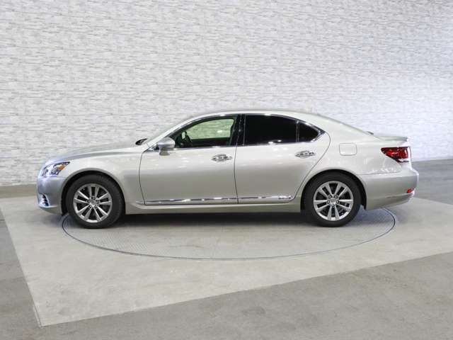 LEXUS LS600h
