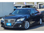CROWN sedan hybrid