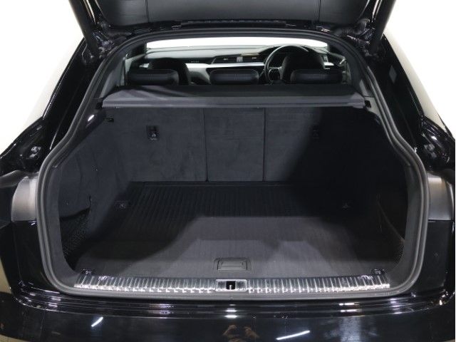 AUDI e-tron SPORTBACK