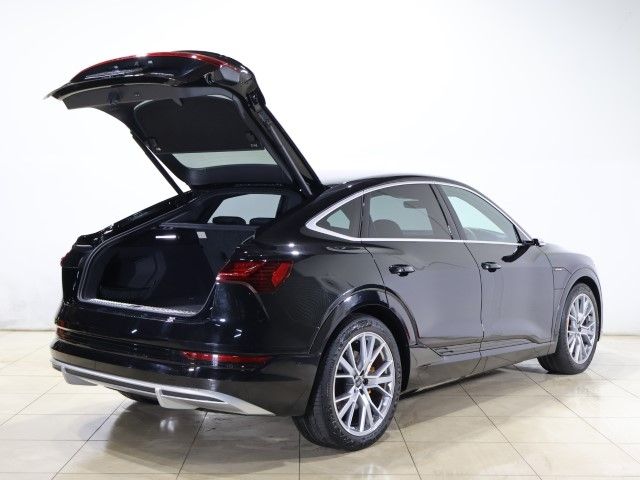 AUDI e-tron SPORTBACK