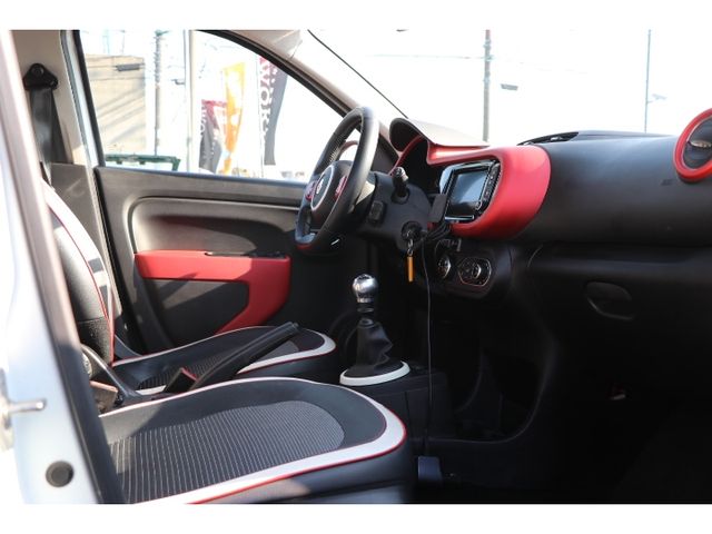RENAULT TWINGO