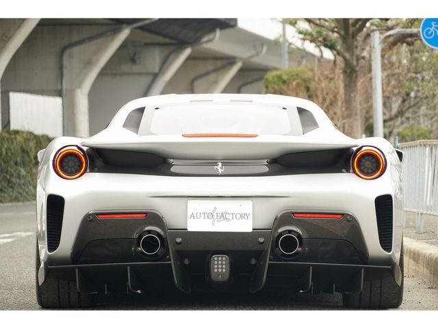 FERRARI 488 Pista