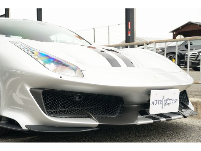 FERRARI 488 Pista