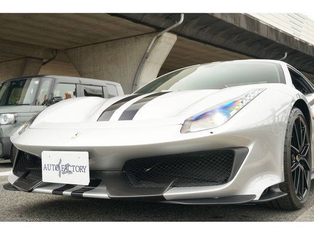 FERRARI 488 Pista