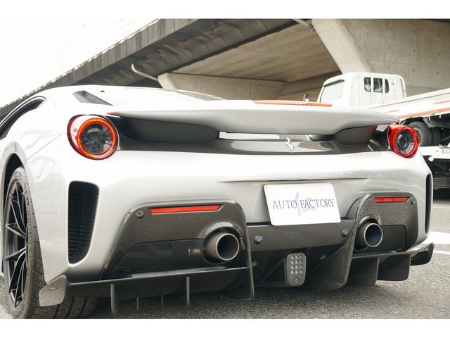 FERRARI 488 Pista