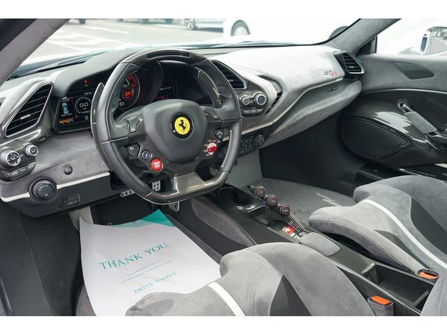 FERRARI 488 Pista