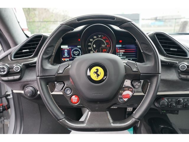 FERRARI 488 Pista
