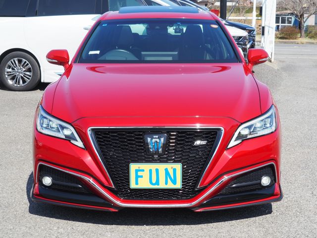 CROWN sedan hybrid