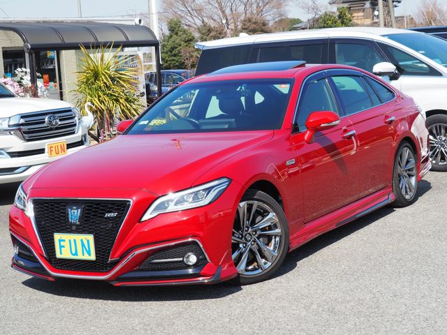 CROWN sedan hybrid