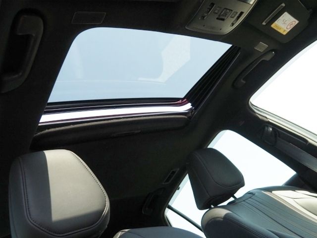 CROWN sedan hybrid