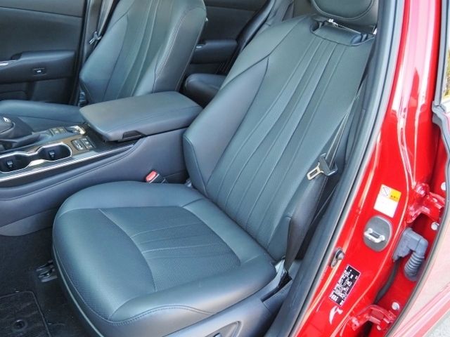 CROWN sedan hybrid