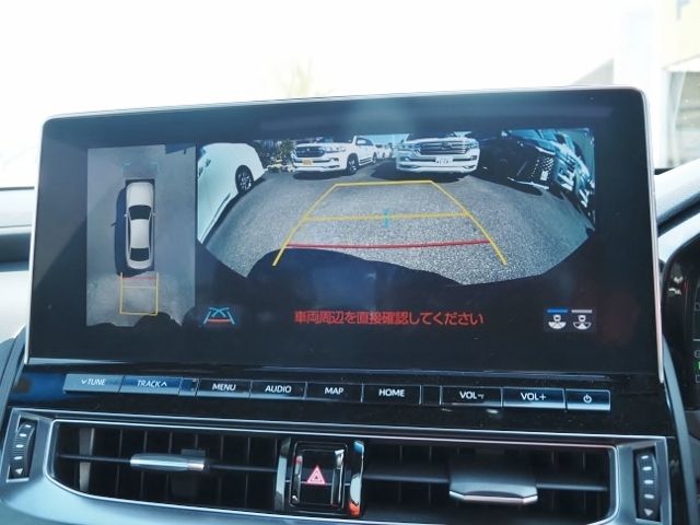 CROWN sedan hybrid