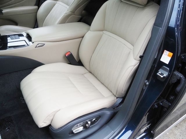 LEXUS LS500 4WD