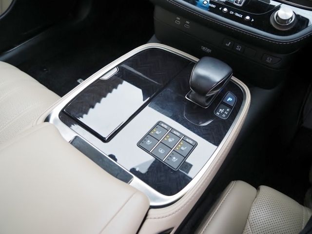LEXUS LS500 4WD