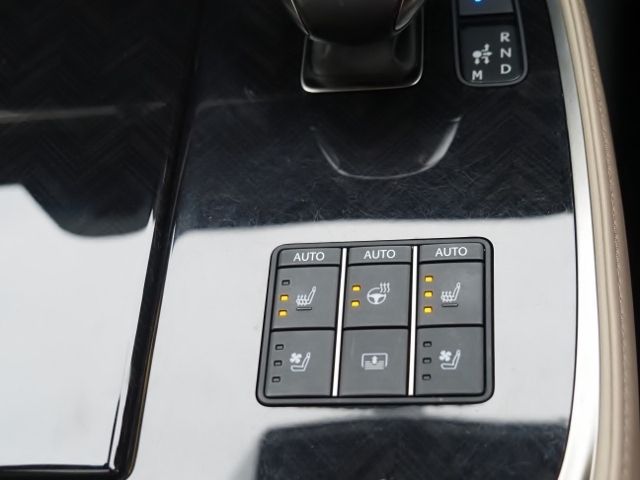 LEXUS LS500 4WD