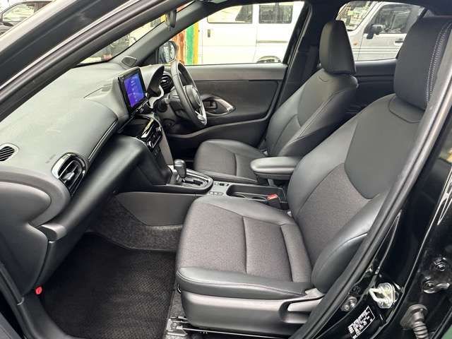 YARIS CROSS