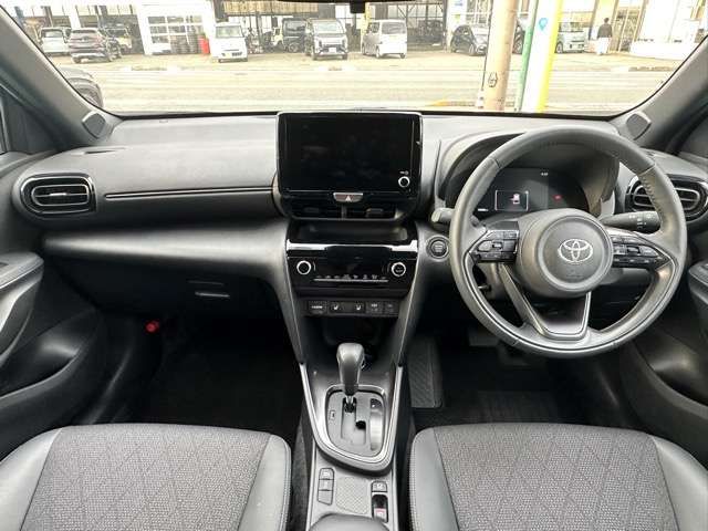 YARIS CROSS