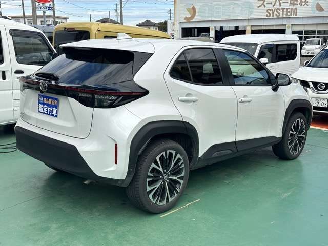 YARIS CROSS
