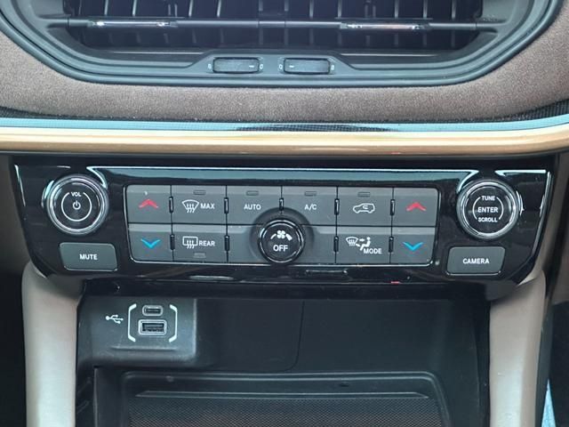 JEEP COMMANDER